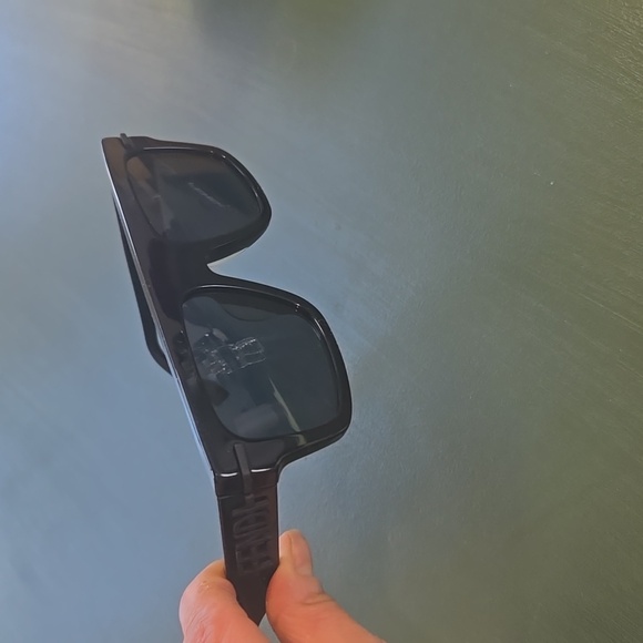 Fendi authentic sunglasses - Picture 7 of 10